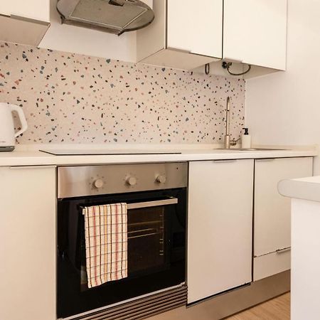 Casa Com Graca - Fully Equiped Studio In The Historical Center Лиссабон Экстерьер фото